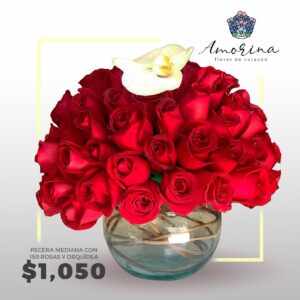 Pecera mediana con 150 rosas y orquidea